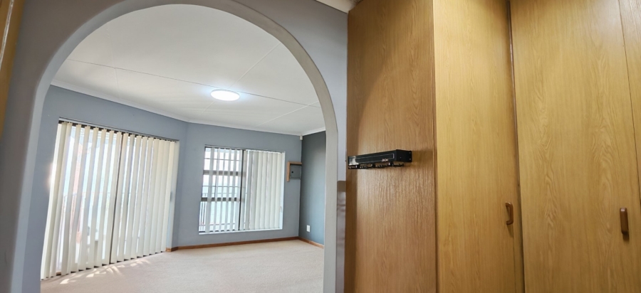5 Bedroom Property for Sale in Dana Bay Western Cape
